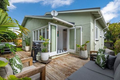 Photo of property in 1c Rutherford Street, Belmont, Auckland, 0622