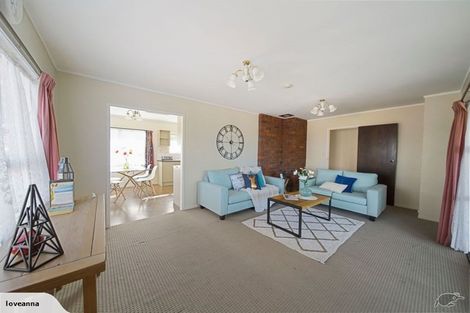 Photo of property in 16 Ransom Smyth Drive, Goodwood Heights, Auckland, 2105