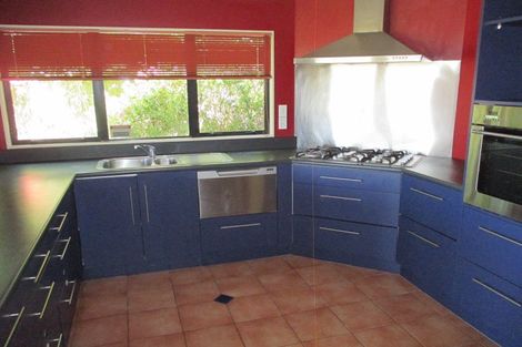 Photo of property in 35 Ruapehu Drive, Fitzherbert, Palmerston North, 4410