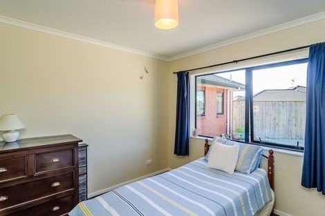 Photo of property in 8 Georgia Grove, Paraparaumu, 5032