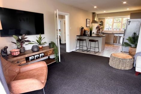 Photo of property in 2 Roscoe Street, Saint Martins, Christchurch, 8022