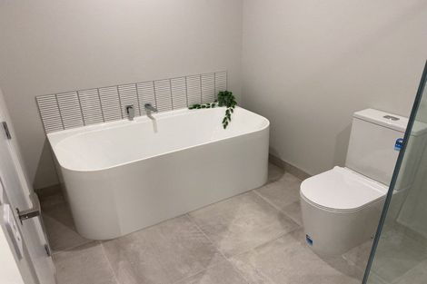 Photo of property in 2/7 Grays Road, Plimmerton, Porirua, 5026