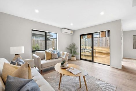 Photo of property in 7b De Quincey Terrace, Highland Park, Auckland, 2010