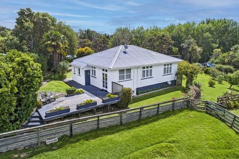 Photo of property in 37 Pahi Road, Paparoa, 0571