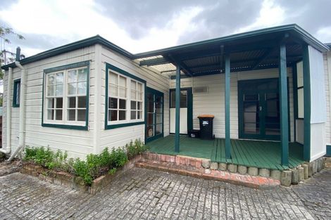 Photo of property in 27 Dahlia Street, Palmerston North, 4410