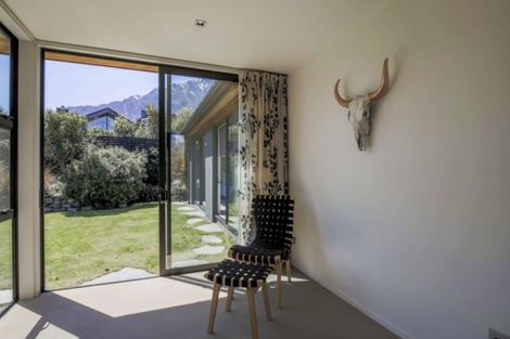 Photo of property in 2 Buckler Court, Jacks Point, Queenstown, 9371