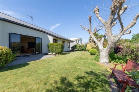 Photo of property in 25 Dallinger Street, St Andrews, Hamilton, 3200