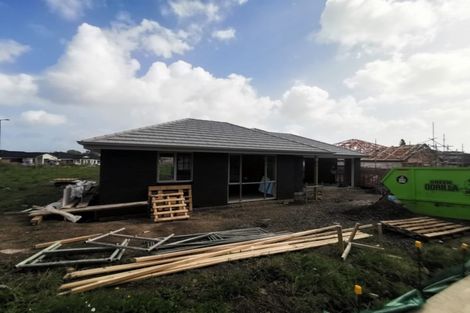 Photo of property in 11 Ropere Street, Kumeu, 0810