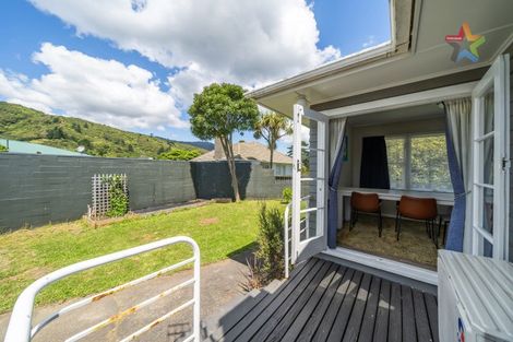 Photo of property in 5 Willow Grove, Wainuiomata, Lower Hutt, 5014