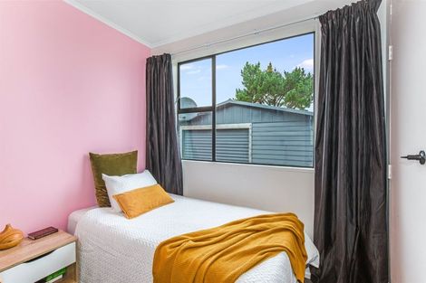 Photo of property in 10 Sombrero View, Ascot Park, Porirua, 5024