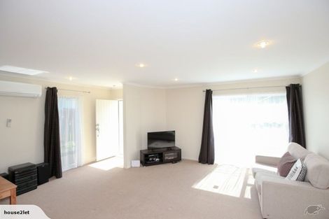 Photo of property in 29a Turville Crescent, Newlands, Wellington, 6037