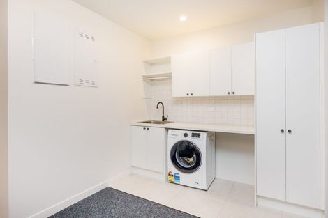 Photo of property in 48 Memorial Drive, Hokowhitu, Palmerston North, 4410