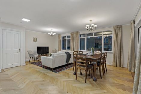 Photo of property in 4 Kereru Grove, Greenhithe, Auckland, 0632