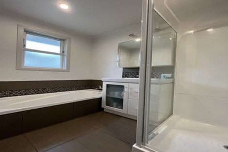 Photo of property in 11 Cara Crescent, Paparangi, Wellington, 6037