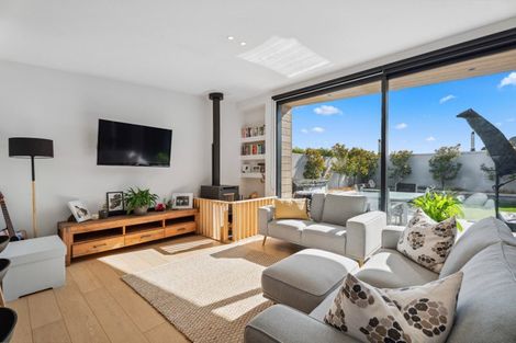 Photo of property in 2b Stackbrae Avenue, Wanaka, 9305