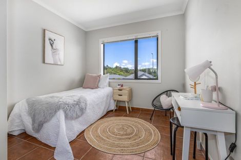 Photo of property in 6 Aotea Drive, Aotea, Porirua, 5024