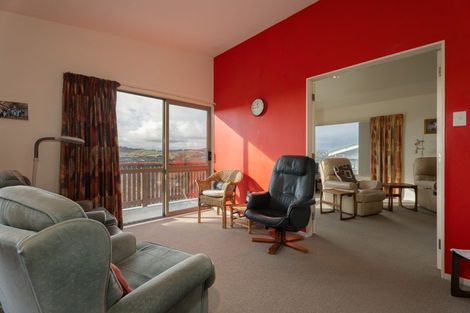 Photo of property in 1 Atamira Close, Churton Park, Wellington, 6037