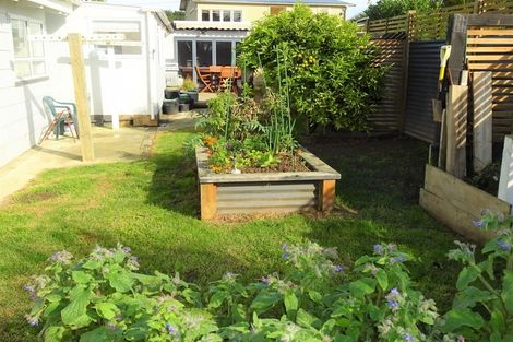 Photo of property in 1 Barber Street, Foxton Beach, Foxton, 4815