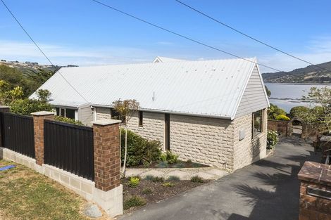 Photo of property in 16 Bayne Terrace, Macandrew Bay, Dunedin, 9014