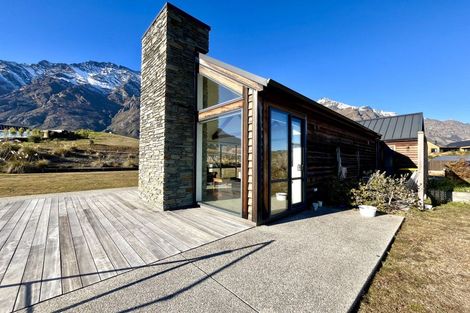 Photo of property in 9 Rabbiters Crescent, Jacks Point, Queenstown, 9371