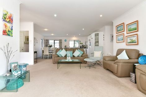 Photo of property in 19 Raabia Close, Parakai, 0830