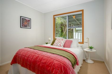 Photo of property in 15 Tainui Terrace, Tawa, Wellington, 5028