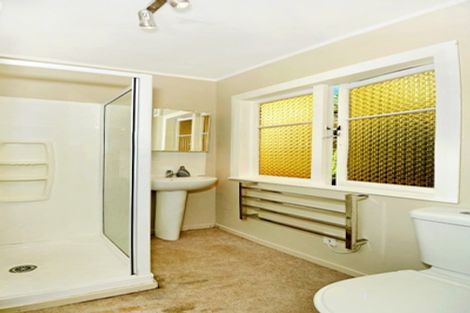 Photo of property in 1/30 Cresta Avenue, Beach Haven, Auckland, 0626