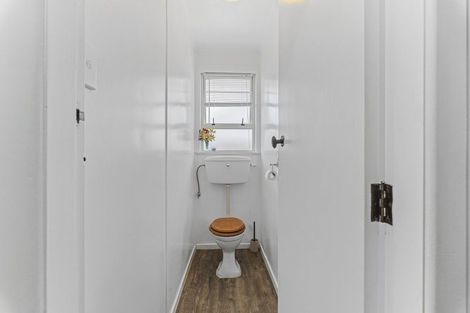 Photo of property in 14 Tohora Place, Spotswood, New Plymouth, 4310