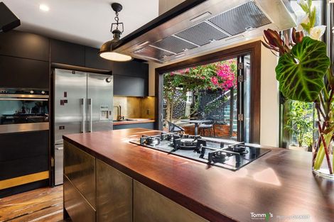 Photo of property in 12 Stafford Street, Mount Victoria, Wellington, 6011