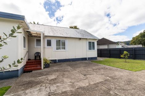 Photo of property in 124 Naenae Road, Naenae, Lower Hutt, 5011