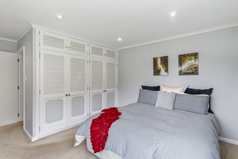 Photo of property in 15 Koputaroa Road, Levin, 5575