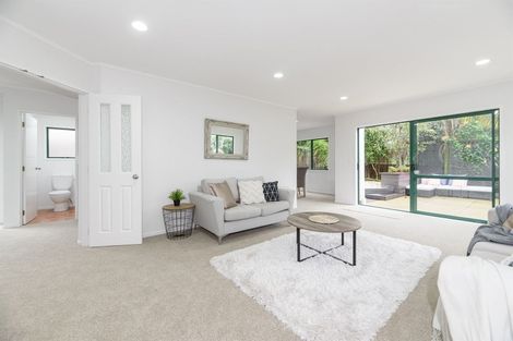 Photo of property in 1/62 Weldene Avenue, Glenfield, Auckland, 0629
