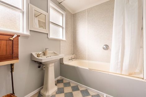 Photo of property in 46 Townsend Road, Miramar, Wellington, 6022