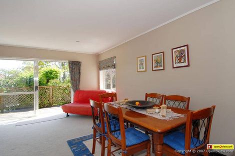 Photo of property in 15 Goldfinch Rise, Unsworth Heights, Auckland, 0632