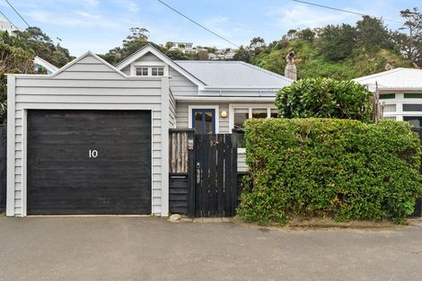 Photo of property in 10 Ferry Street, Seatoun, Wellington, 6022