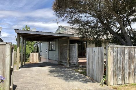 Photo of property in 2/19 Sandgate Avenue, Botany Downs, Auckland, 2010
