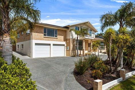Photo of property in 52 Grovenor Drive, Orewa, 0931