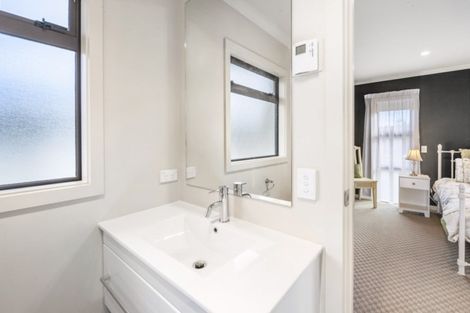 Photo of property in 122 Kinloch Road, Kinloch, Taupo, 3377