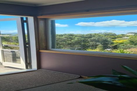 Photo of property in 14 Peter Terrace, Castor Bay, Auckland, 0620