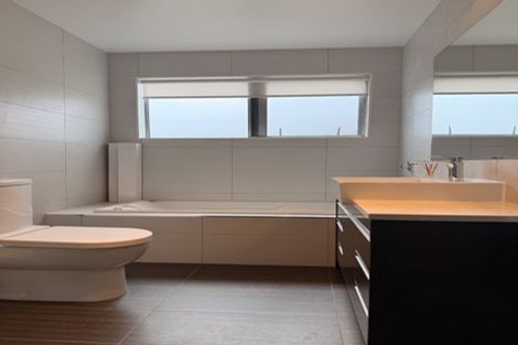 Photo of property in 70 Laurel Oak Drive, Schnapper Rock, Auckland, 0632