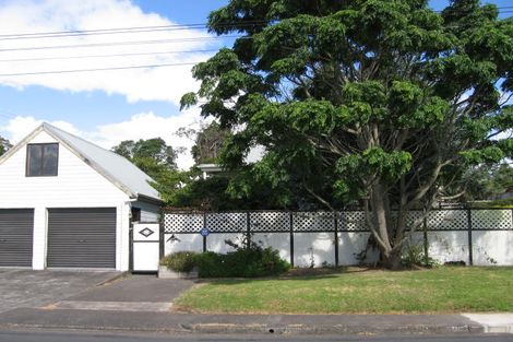 Photo of property in 1/22 Cliff View Drive, Green Bay, Auckland, 0604