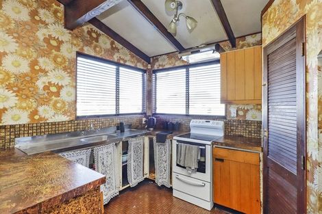 Photo of property in 18 Cortes Crescent, Flaxmere, Hastings, 4120