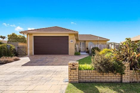 Photo of property in 39 Lakeside Drive, Orewa, 0931