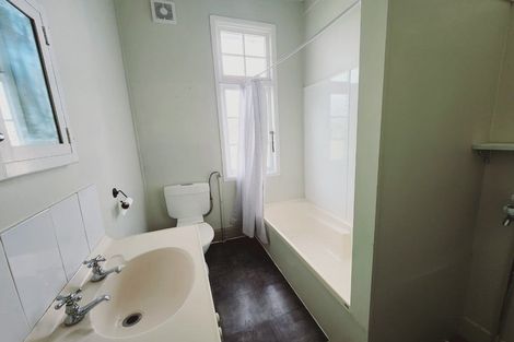 Photo of property in 1 Bignell Street, Gonville, Whanganui, 4501