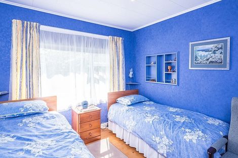 Photo of property in 22 Kaitawa Crescent, Paraparaumu, 5032