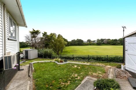 Photo of property in 18 Endeavour Street, Marfell, New Plymouth, 4310