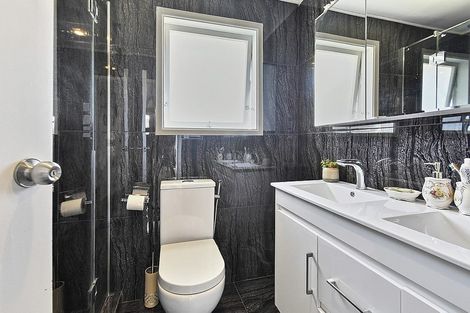 Photo of property in 28 Wayne Drive, Mangere, Auckland, 2022