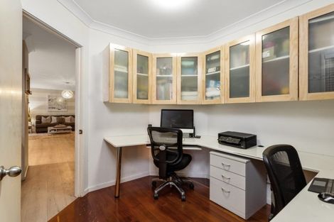 Photo of property in 14 Stonedge Lane, Rosedale, Auckland, 0632