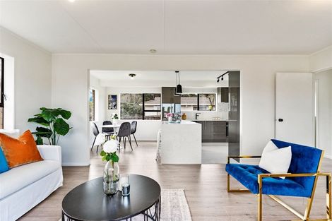 Photo of property in 1/12 Frobisher Way, Clendon Park, Auckland, 2103