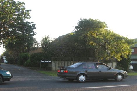 Photo of property in 106b Chivalry Road, Glenfield, Auckland, 0629